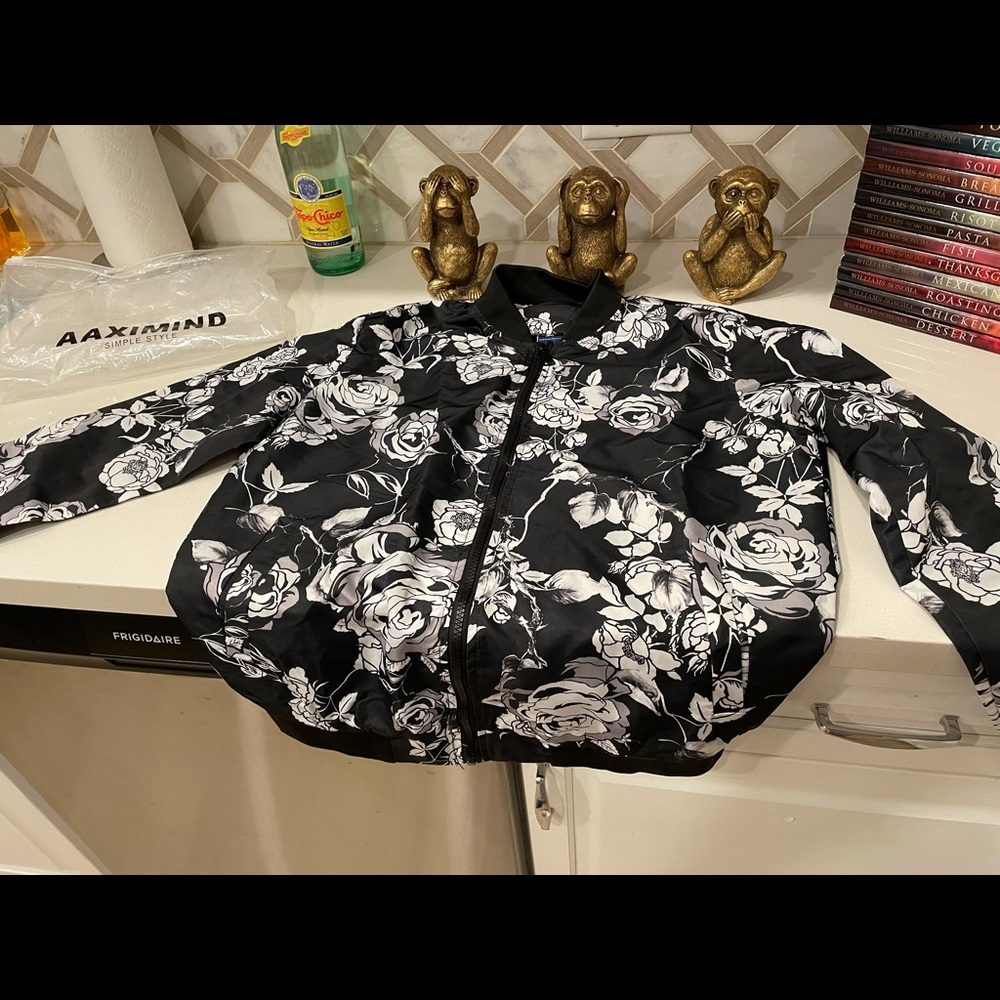 Asian lightweight women’s/boys bomber jacket 🧥